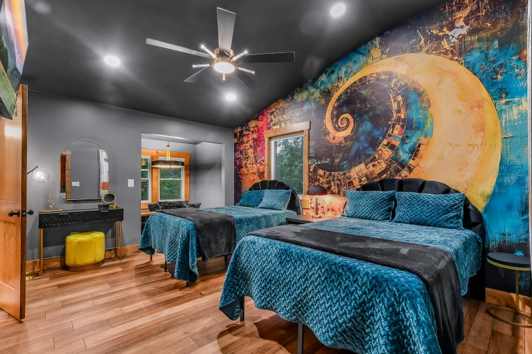 Spa 2, Dolly's Harmony Haven 3 Bedroom Cabin, Sevier
