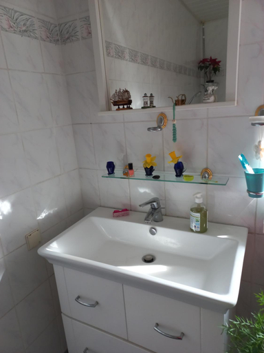 Bathroom 3, Zimmer und Apartment Rosi, Rostock