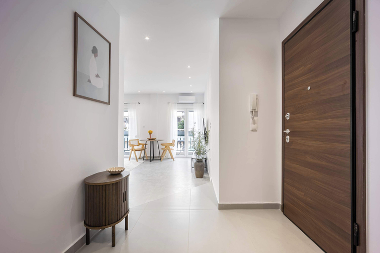 Interior 4, Spacious 1BR with Balcony l No Elevator, Attica