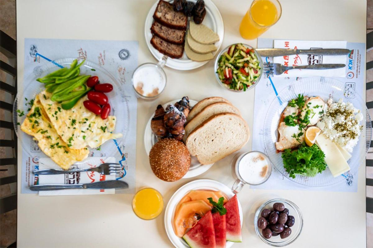 Food & Drinks 5, HI Karei Deshe Hostel