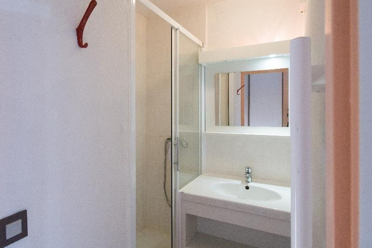 Bathroom 3, Vvf Villages Les Angles, Pyrénées-Orientales