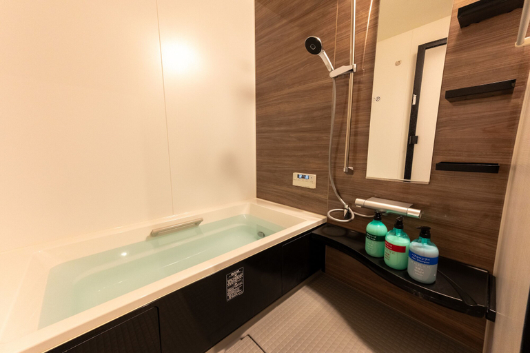 Bathroom 2, Irodori Hotel MOMO, Fukuoka