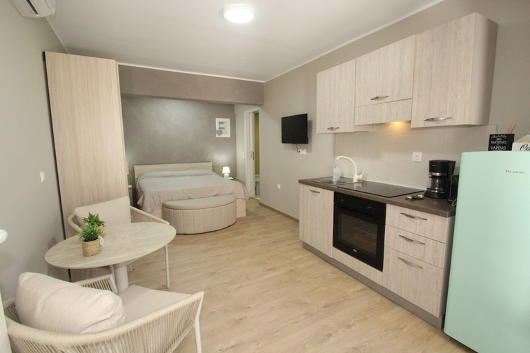 Room 2, Chloe by Frangki, Attica