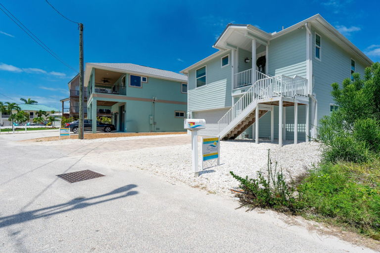 Exterior & Views 2, Sea La Vie, Lee