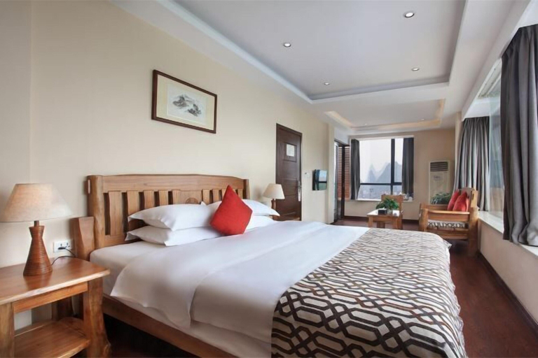 Room 2, Jinfeng Hotel, Guilin