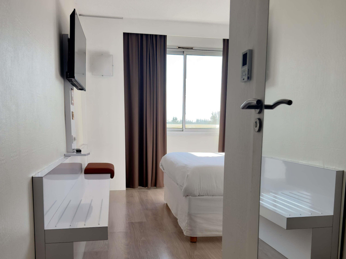 Bedroom 5, ibis Styles Bordeaux Saint Médard, Gironde