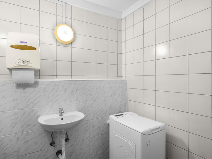 Bathroom 5, ibis Budapest Citysouth, Budapesti