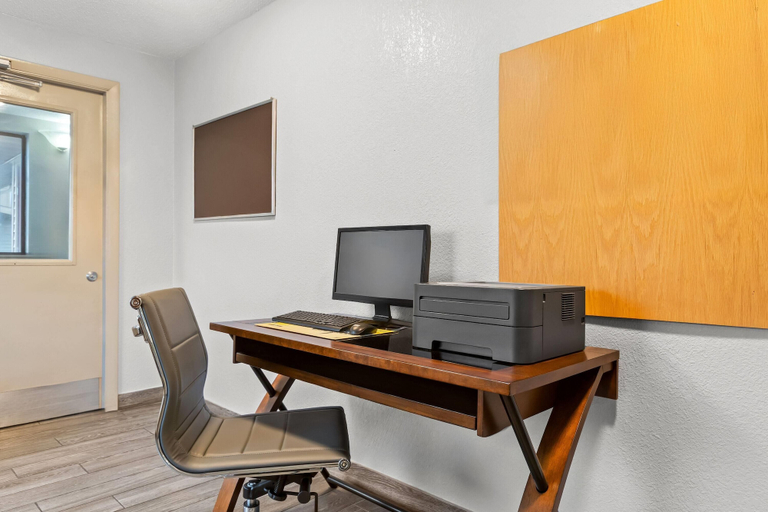 Others 5, Days Inn by Wyndham Alpena, Alpena
