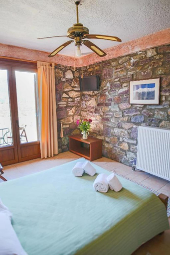 Room 4, Faris Hotel - Cozy Triple Room Near Sparta, Peloponnese