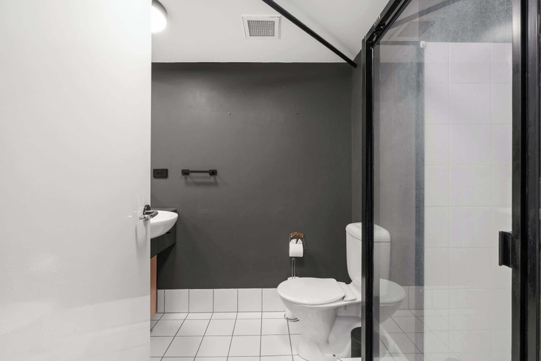 Interior 4, Luxury Water Views ~ 2bed/2bath/1car/pool, Newstead