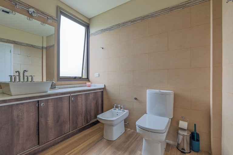 Bathroom 4, MOT Tupungato Entrevides, Tupungato