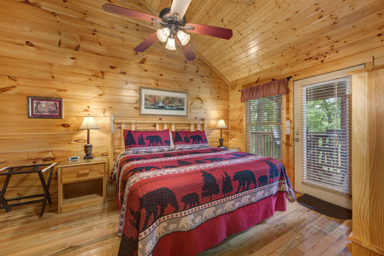 Room 2, Hills Hideaway, Sevier