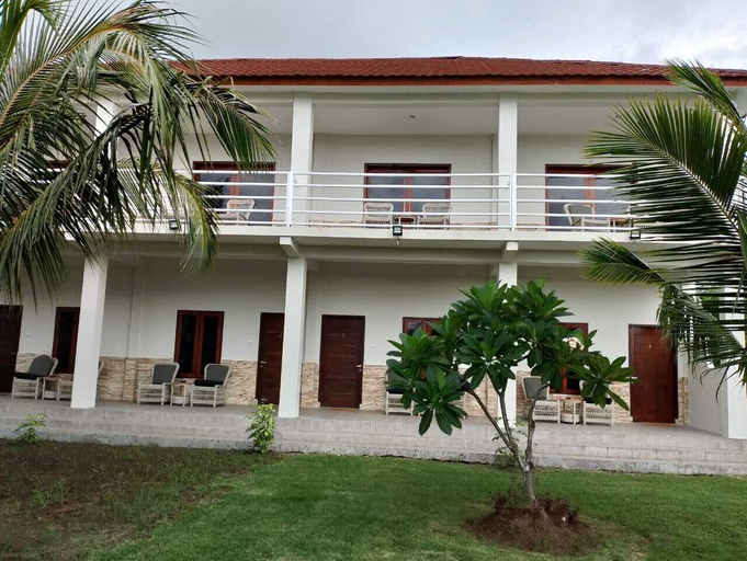 Exterior & Views 2, Mama Nings Beach Hotel, Sumbawa Barat