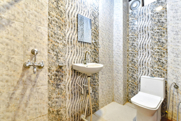 Bathroom 5, FabHotel Moon Stone, Near Jawahar Circle - World Trade Park, Jaipur