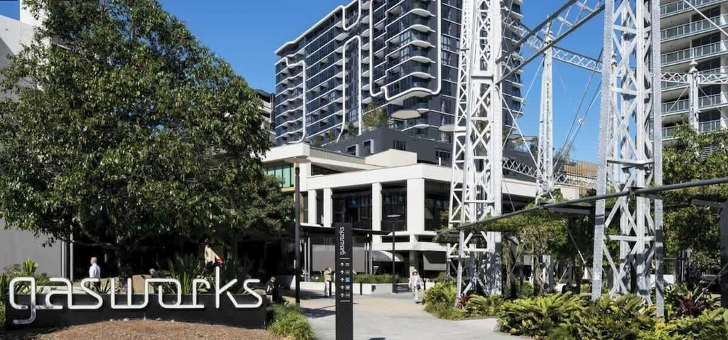 Interior 4, Sublime Simplicity! ~1bed/study/1bath/balcony/1car, Newstead