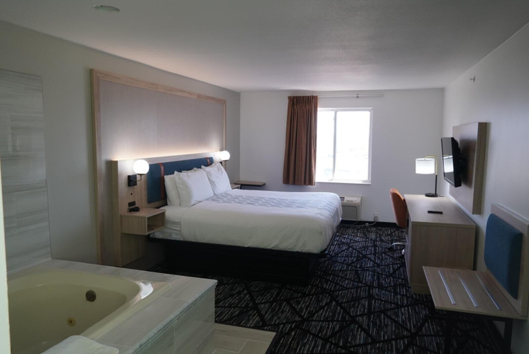 Bedroom 3, Bay Inn & Suites Troy, Lincoln