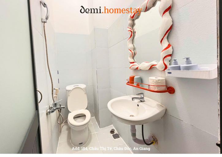 Bathroom 2, DeMi Homestay 2 - Chau Đoc, Chau Doc