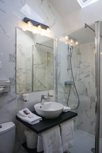 Bathroom 3, Hôtel Pruly, Alpes-Maritimes