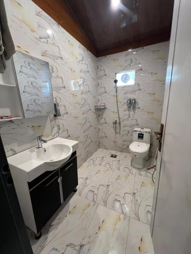 Bathroom, Eat and Read Hotel, Northern Areas