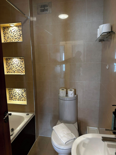 Bathroom 5, Parnell District Apartments, Dublin