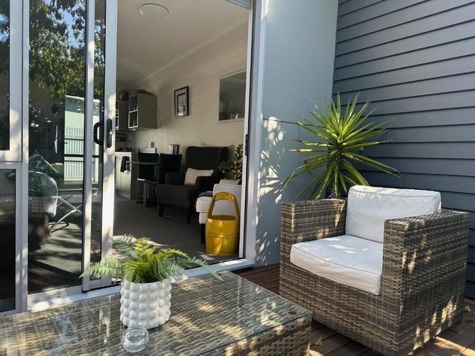 Terrace/patio, Two Tree Motel & Lodge, Marlborough