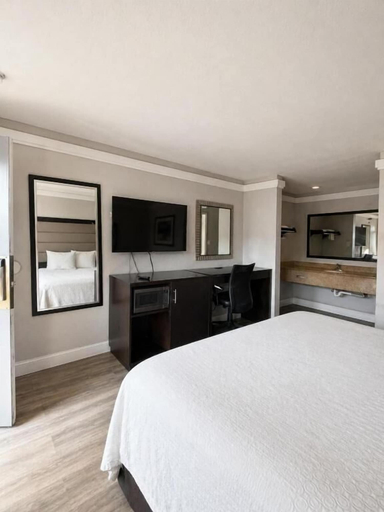 Bedroom 3, All Season Suites Inn, Dallas