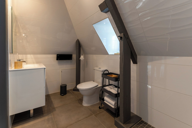 Bathroom 2, La Charmille, Lot