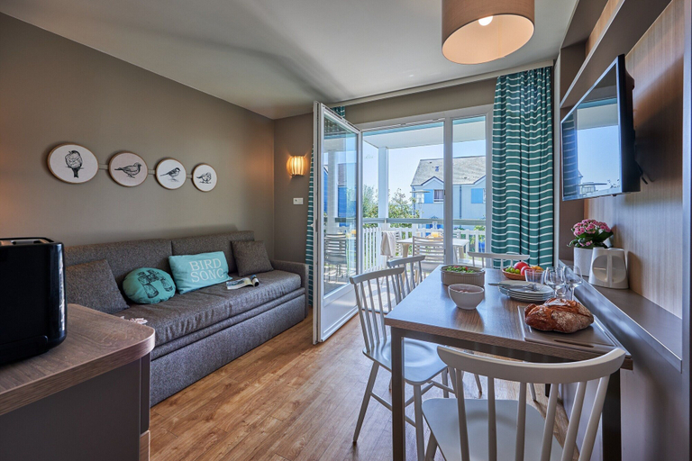 Living room 4, Courseulles Coastal Apartment for 4, Calvados