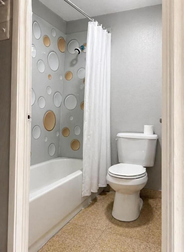 Bathroom, All Season Suites Inn, Dallas
