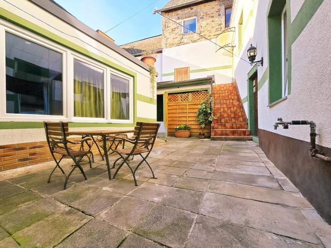 Outdoor dining, Studio Wohnung Mosella, Mayen-Koblenz