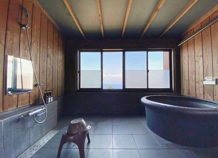 Bathroom 4, Ten Ku Terrace, Numazu