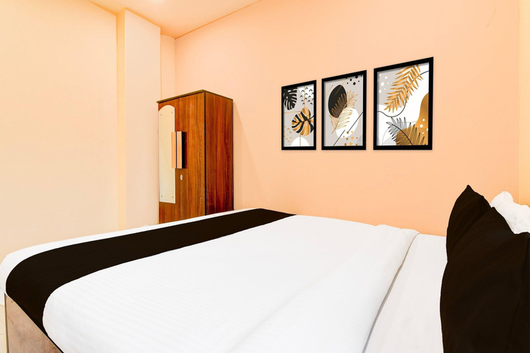 Room 4, Classic Chowdhury Guest House, North 24 Parganas