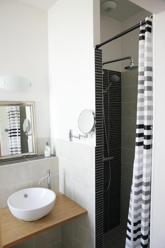 Bathroom 5, La Fleur de Lys, Indre-et-Loire