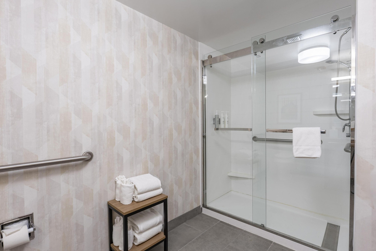 Bathroom 4, Hampton Inn & Suites Williamsburg Historic District, Williamsburg