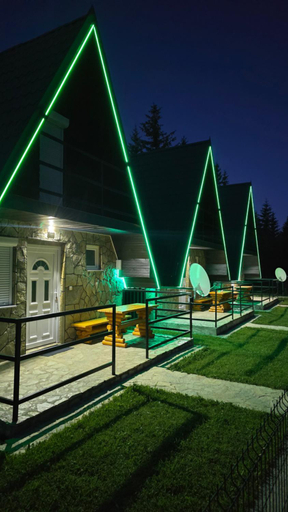2, Vikendice Ana
