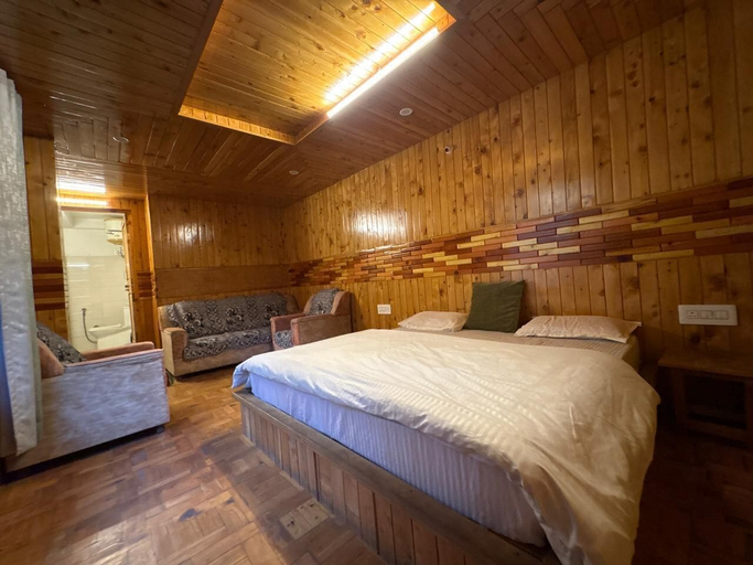 Room 2, Blue Sky Home Jibhi, Kullu