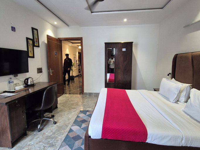 Room 4, OnlyStay BnB Golf Course Road, Gurgaon