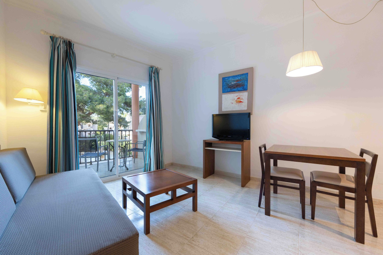 Living area 3, R2 Lago Playa Park, Baleares