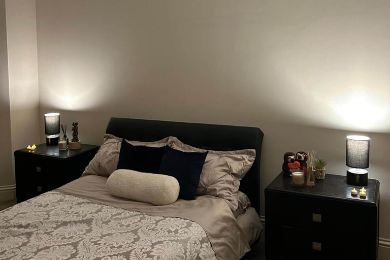 Room 4, 1 Bed Apartment Sleeps 2 - Free Parking on Request, Kent