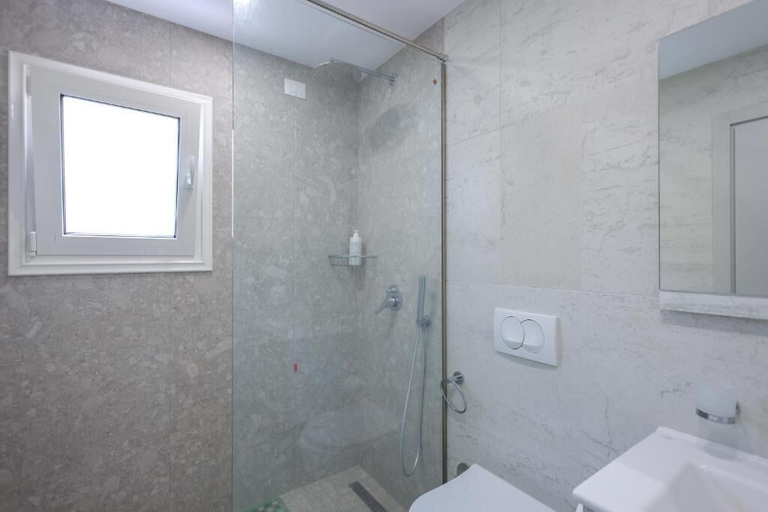Bathroom 3, Beach Guesthouse, Durrësit