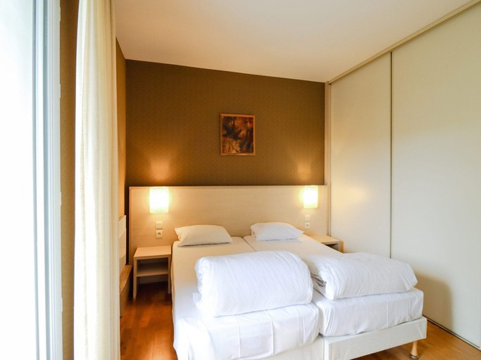 Room, Apartment Near Lake Geneva and Mont Blanc, Isère