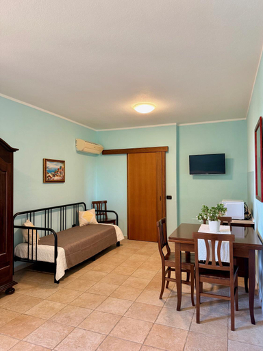 Bedroom 4, Camere Sole & Luna, Cagliari