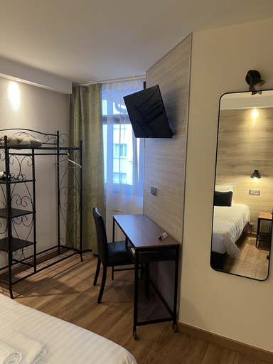 Room 4, Hotel des 4 Soleils, Savoie