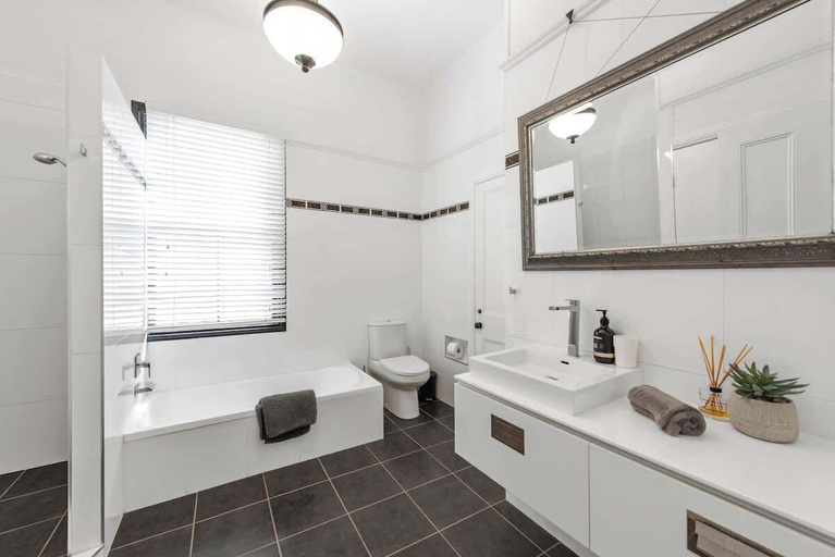Interior 3, Contemporary Character! 3bed/1.5bath/1car~new Farm, New Farm