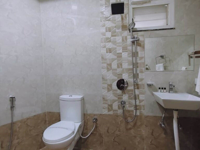 Bathroom 5, Hotel Aranya Residency, Ranchi