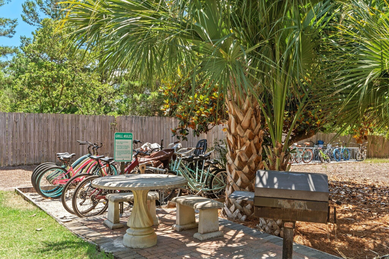 Outdoor dining 4, 30a Getaway 3 Bedroom Condo, Walton