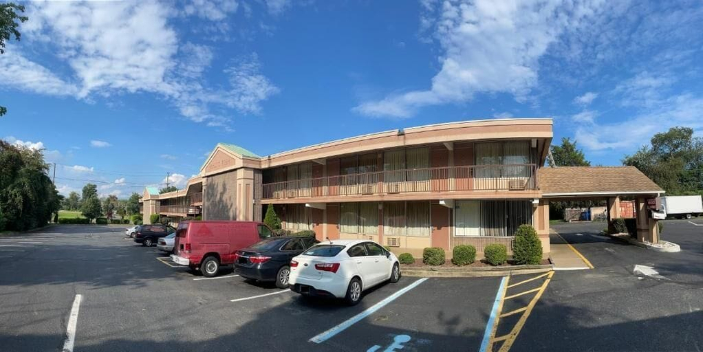 Others 4, TRAVELERS INN, Middlesex