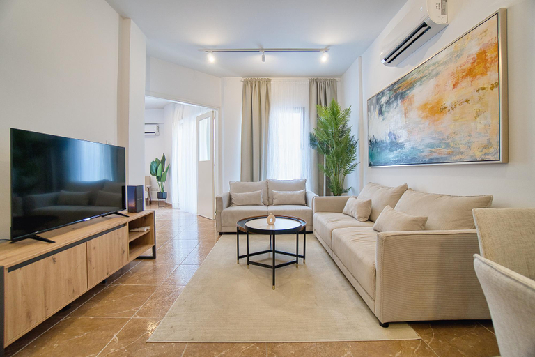 Others 5, Queen Gardens R313