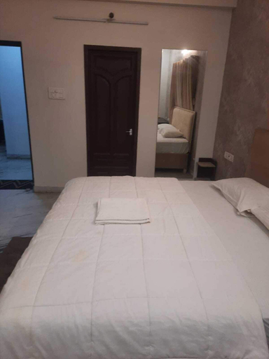 Room 2, Skyry Hotels Alapakkam, Thiruvallur