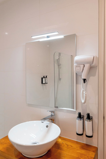 Bathroom 4, Crisol Lumière, Alpes-Maritimes